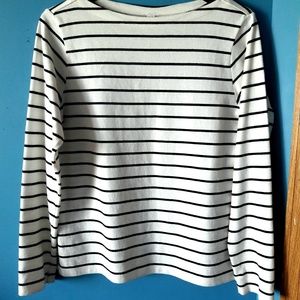 Women's boat neck long-sleeve